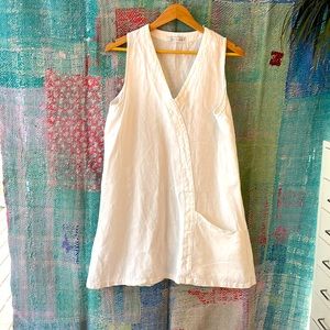 Cut Loose brand white one pocket tunic